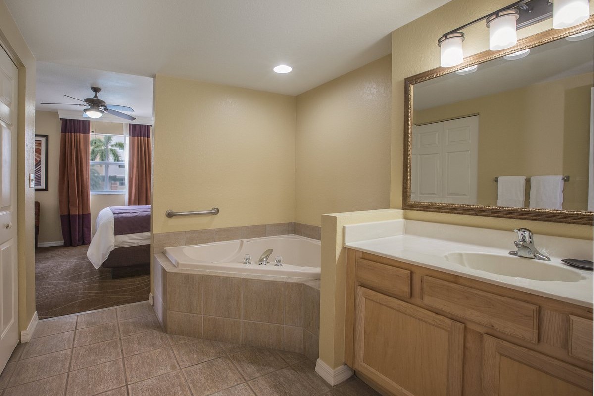 bath-bedroom-palm-aire (1)