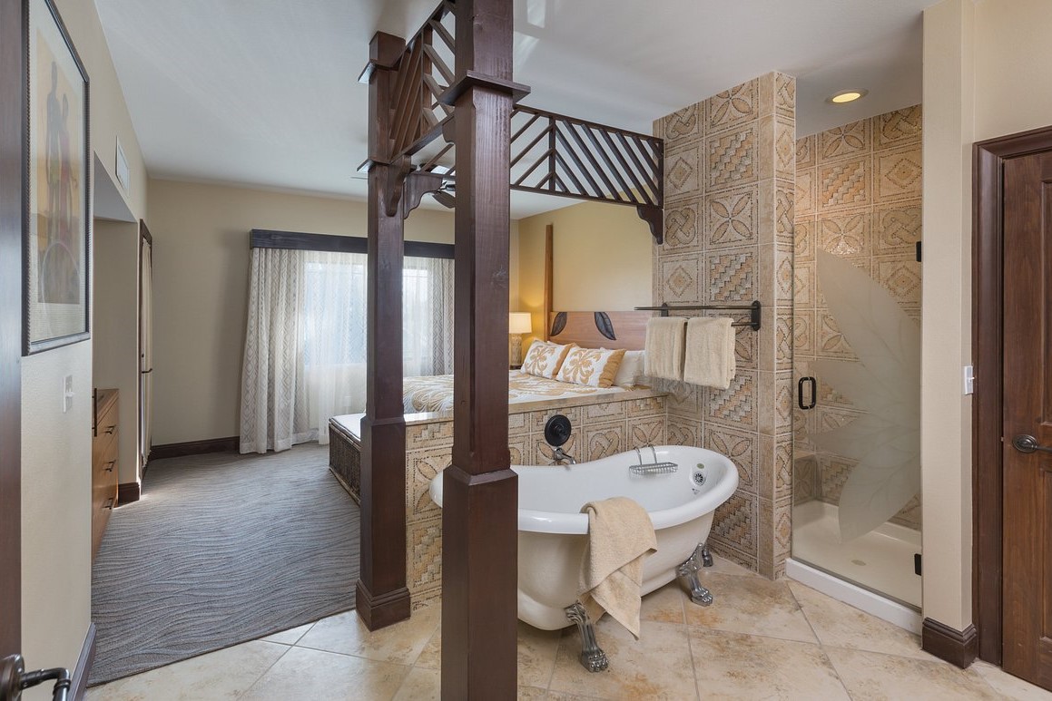 bath-club-wyndham-kona-1