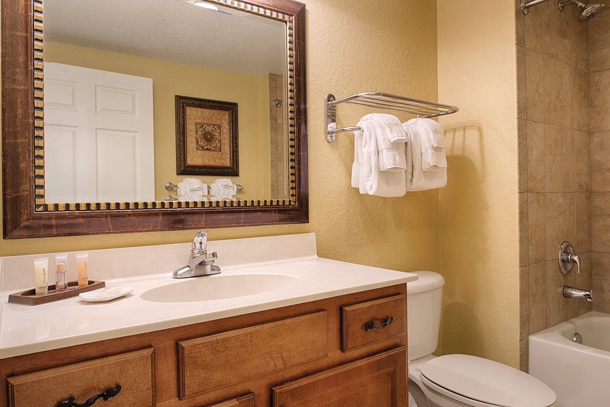 bathroom-club-wyndham-1 (2)
