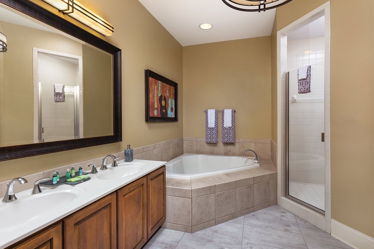 bathroom-club-wyndham-2