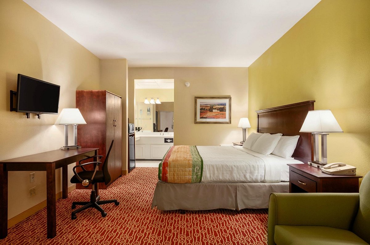 baymont-inn-suites-warrenton (4)