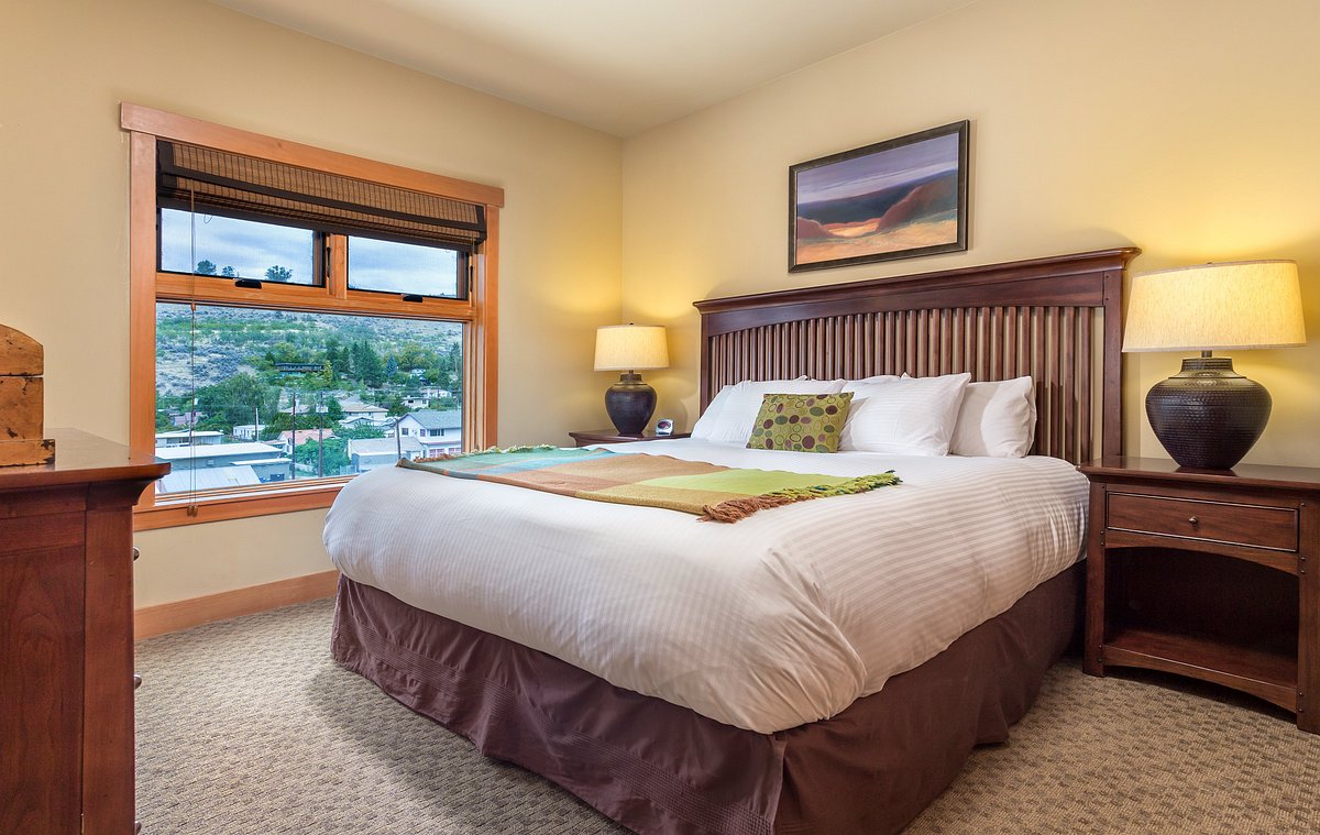 bedroom-chelan-lake-house