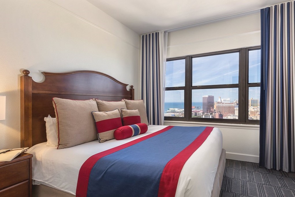 bedroom-skyline-tower (1)