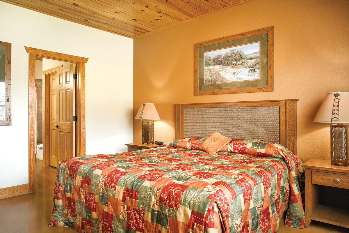 bedroom-worldmark-new (2)