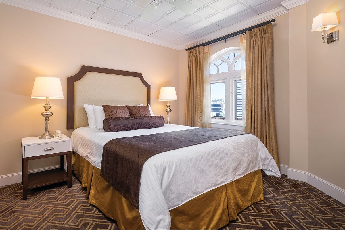 bedroom-worldmark-seattle-3