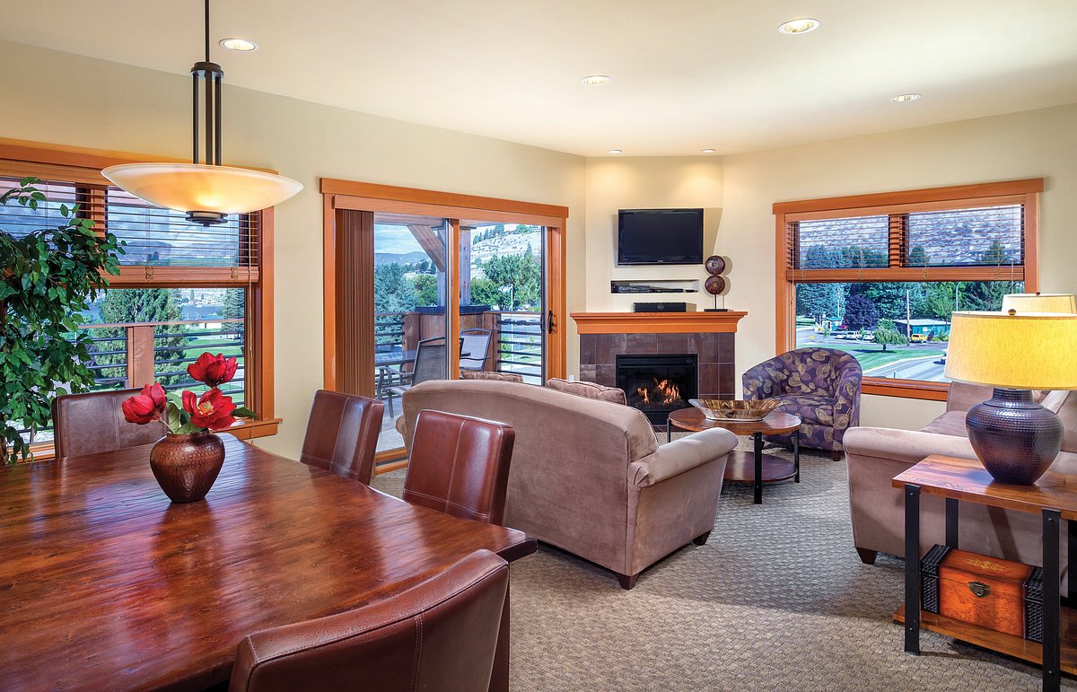 dining-living-chelan