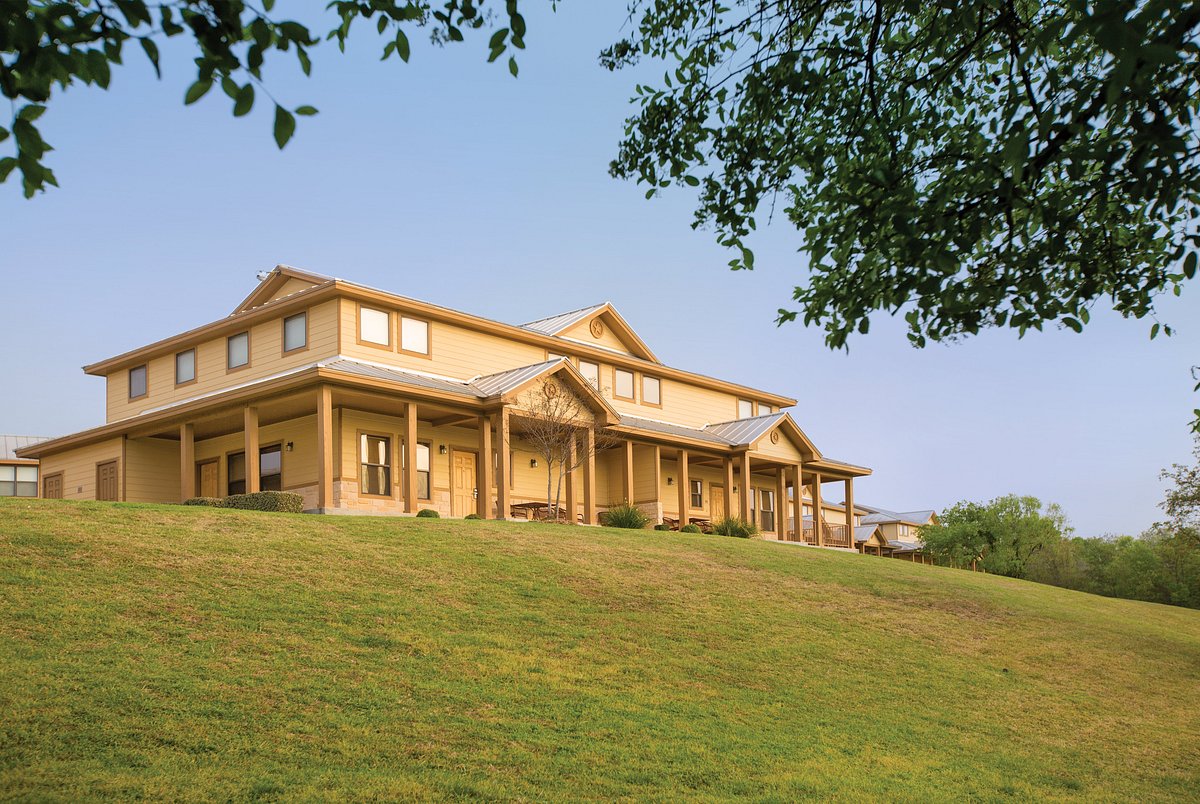 exterior-worldmark-new (1)