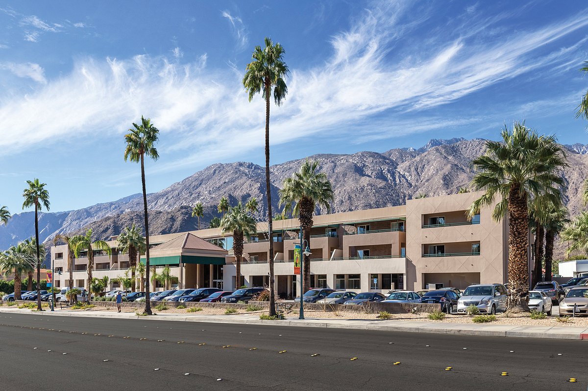 exterior-worldmark-palm (1)