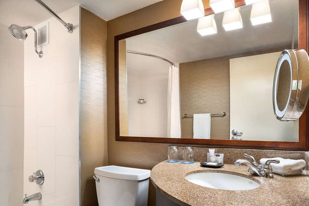 guest-room-bath-42 (1)