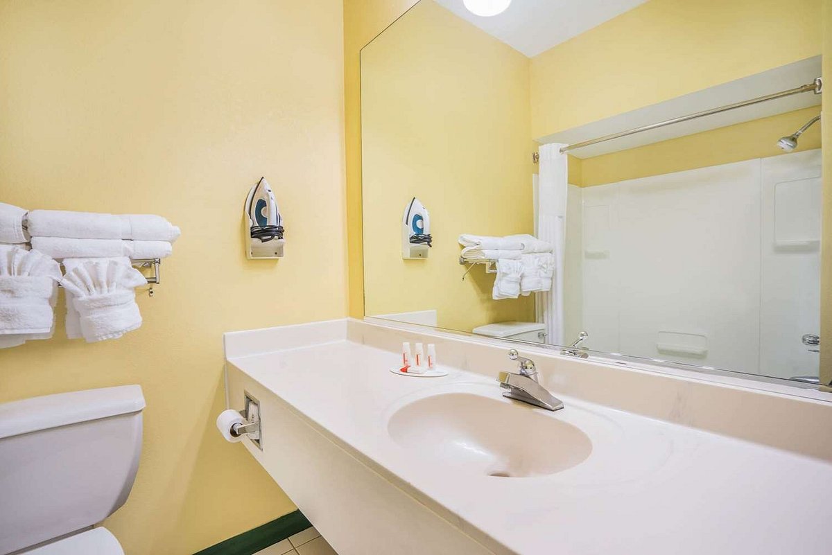 guest-room-bath (60)