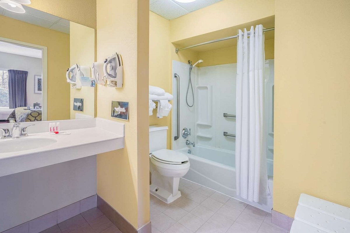 guest-room-bath (61)