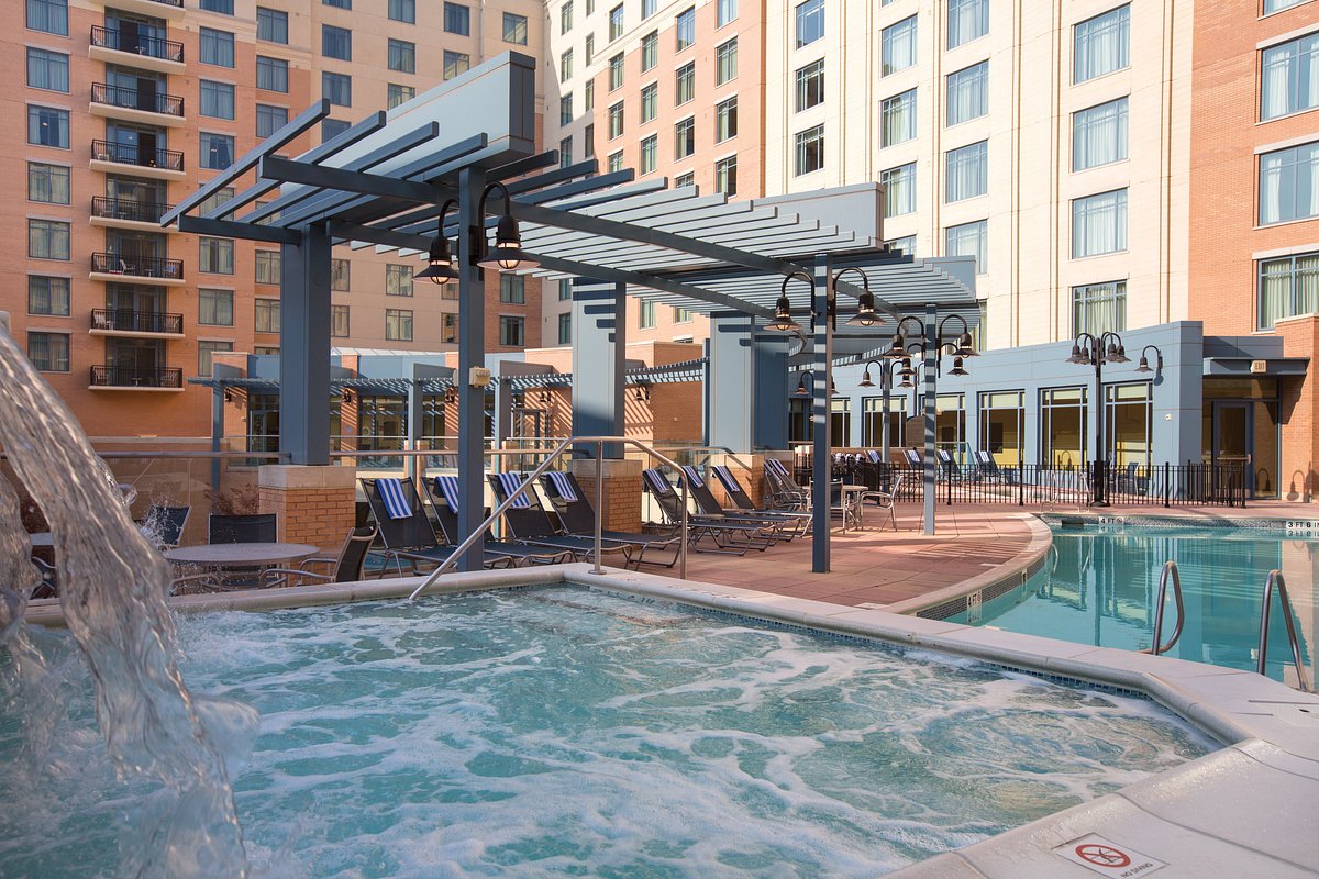 hot-tub-club-wyndham (1)