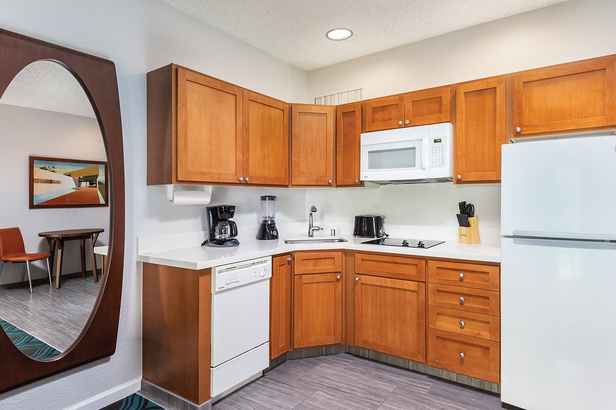 kitchen-worldmark-palm (1)