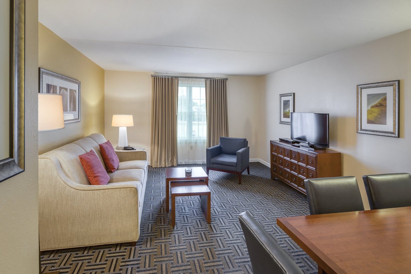 living-club-wyndham-long (2)