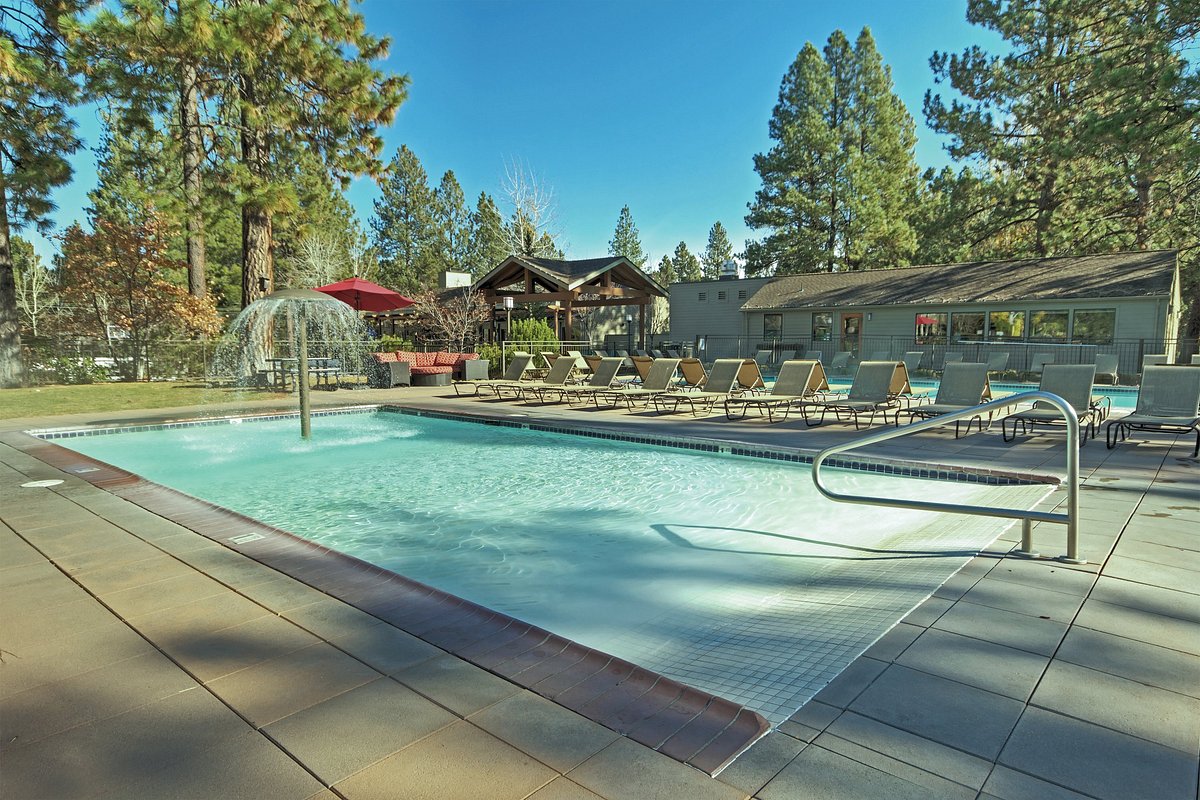 pool - 2025-02-13T164850.696