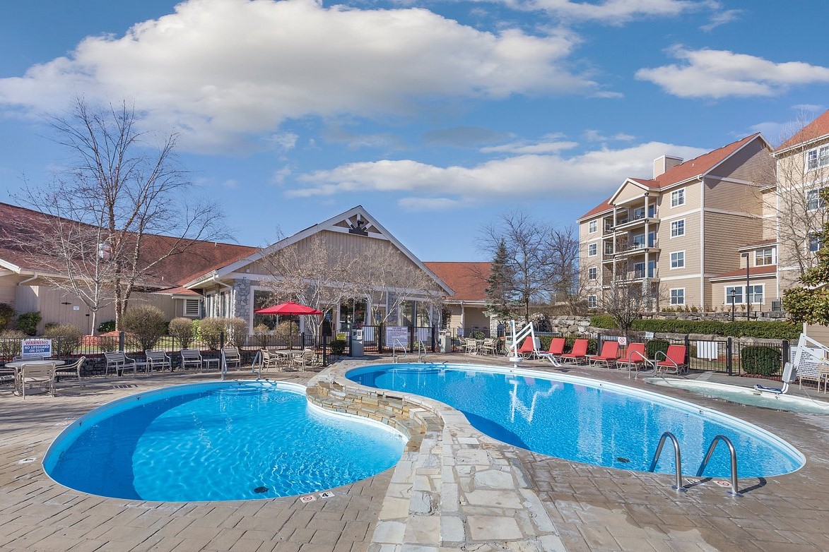 pool-branson-at-the-meadows-3 (2)