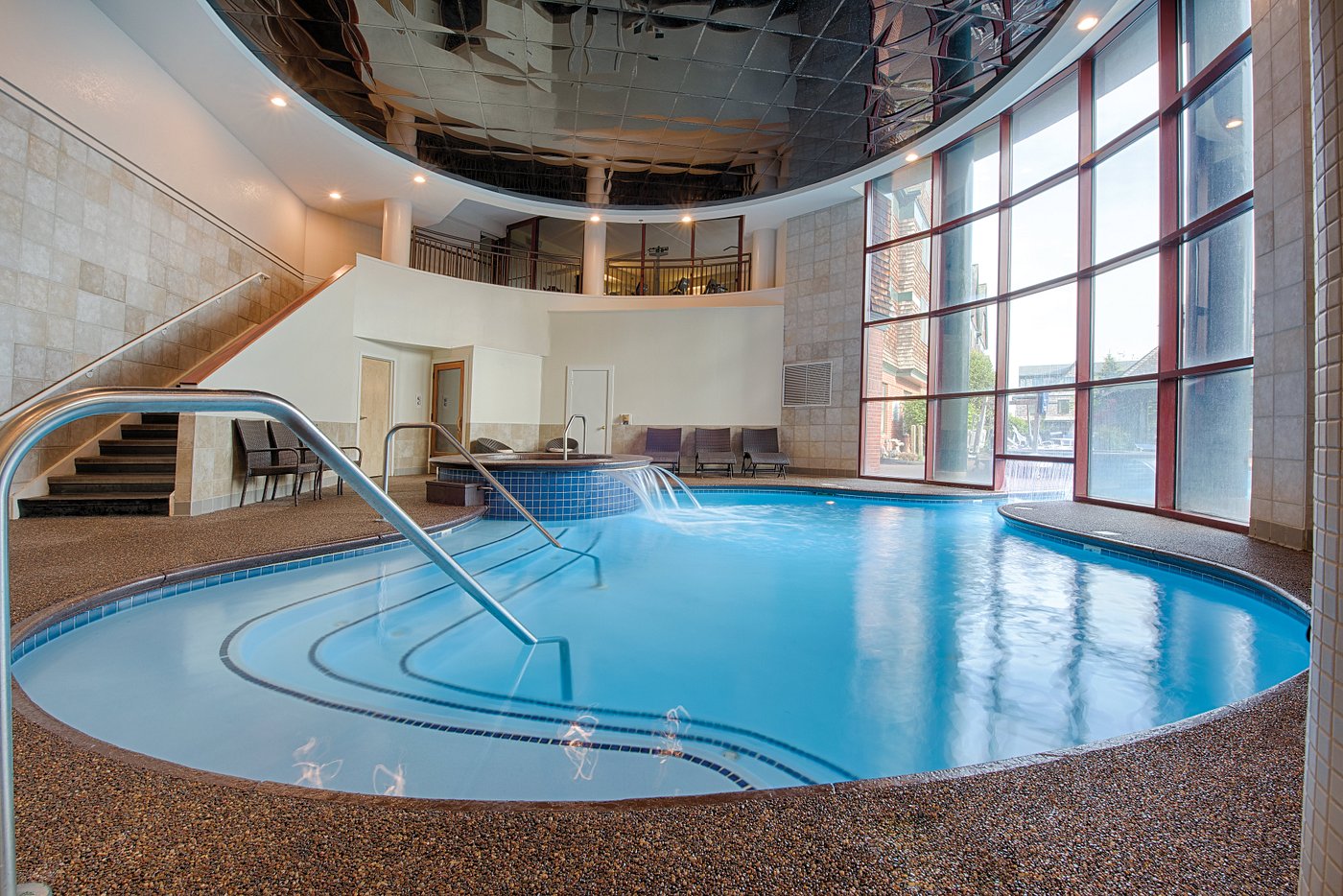 pool-club-wyndham-long (1)
