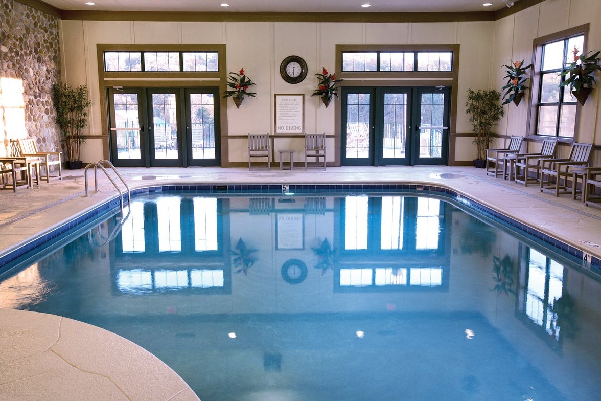 pool-smoky-mountains (1)