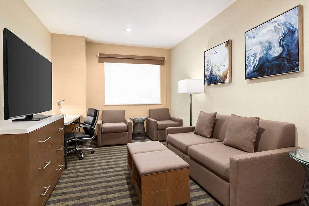 suite-25 (2)