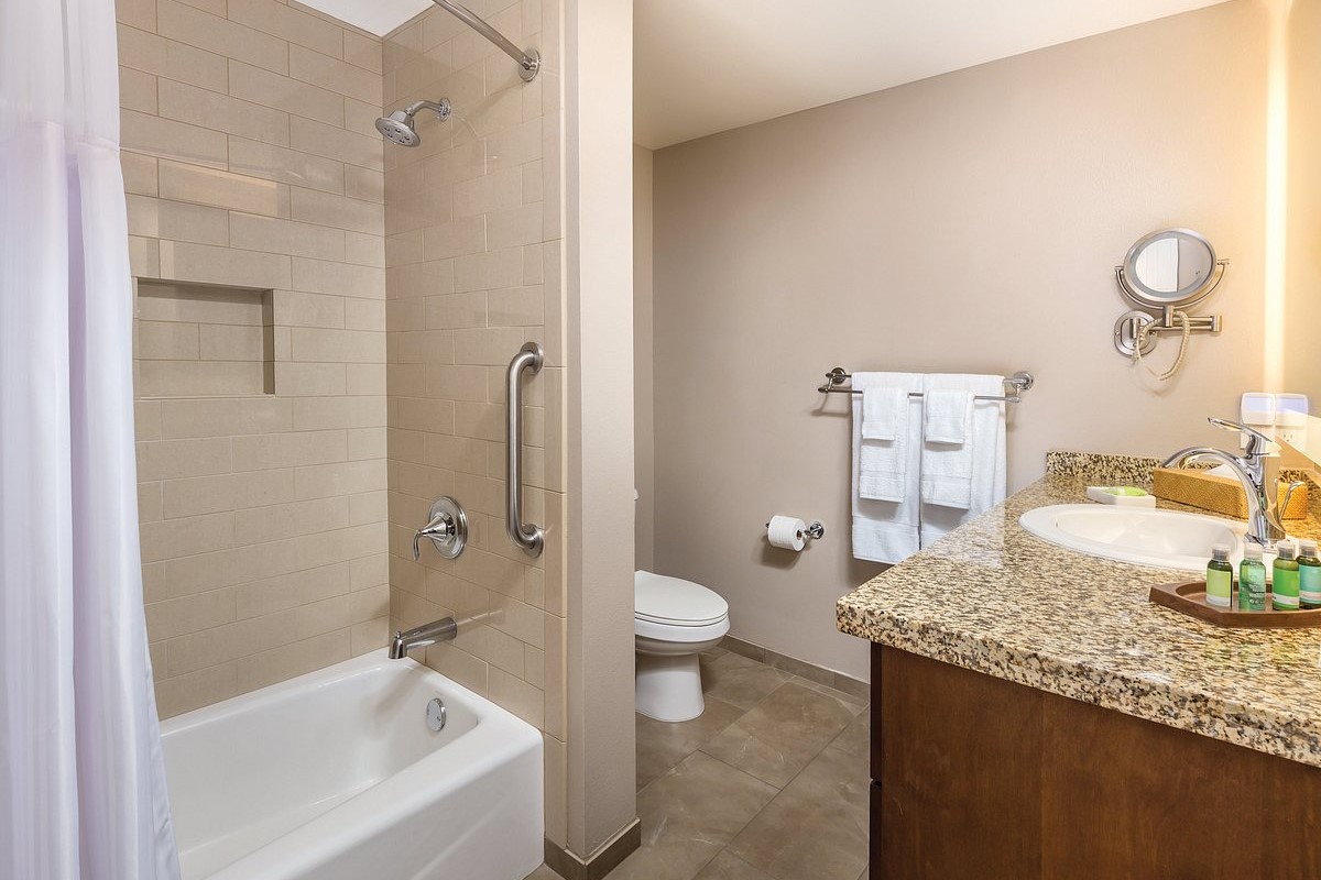three-bedroom-bathroom (1)