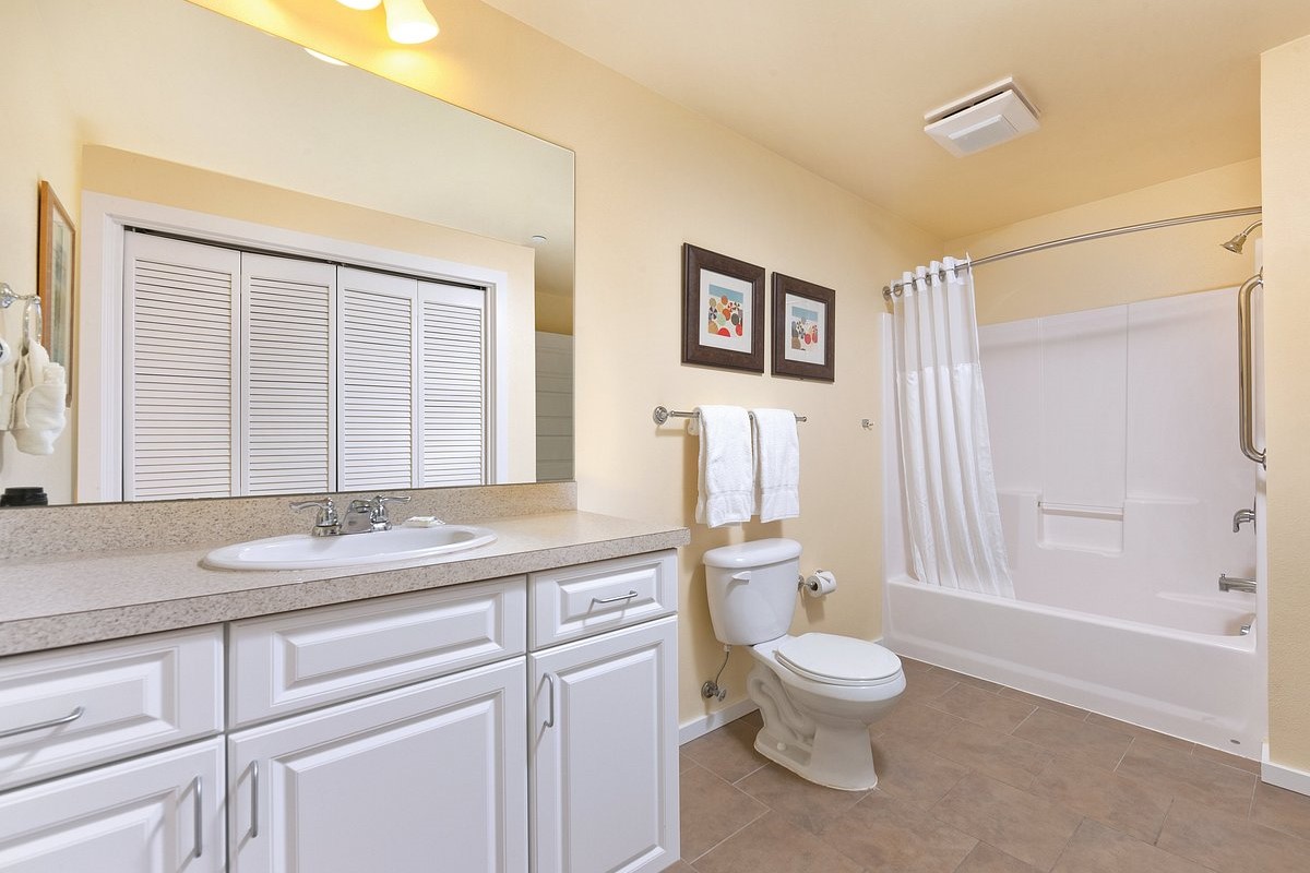 two-bedroom-bathroom (1)