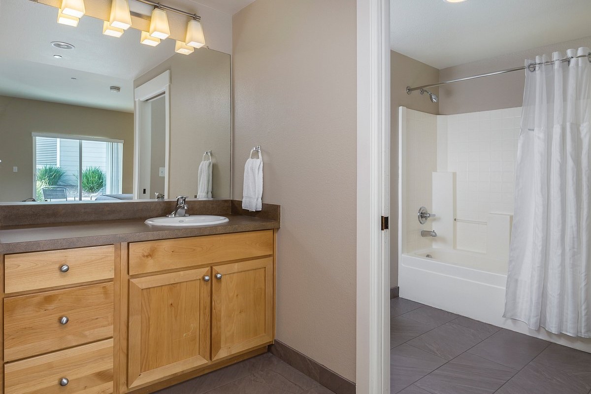 bathroom-worldmark-windsor (1)