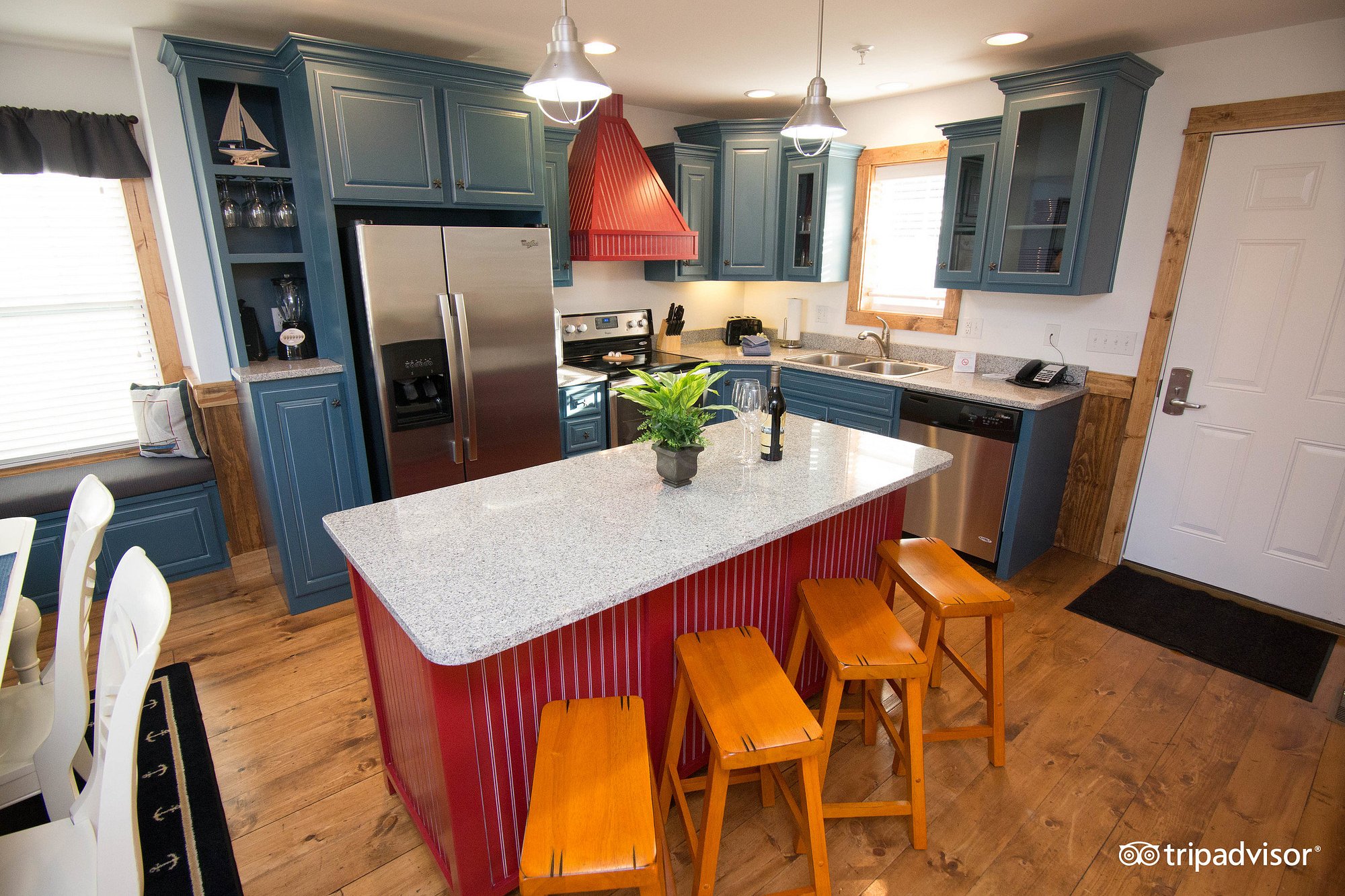 four-bedroom-cottage--v4900155