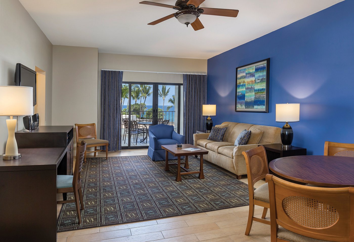 living-club-wyndham-royal