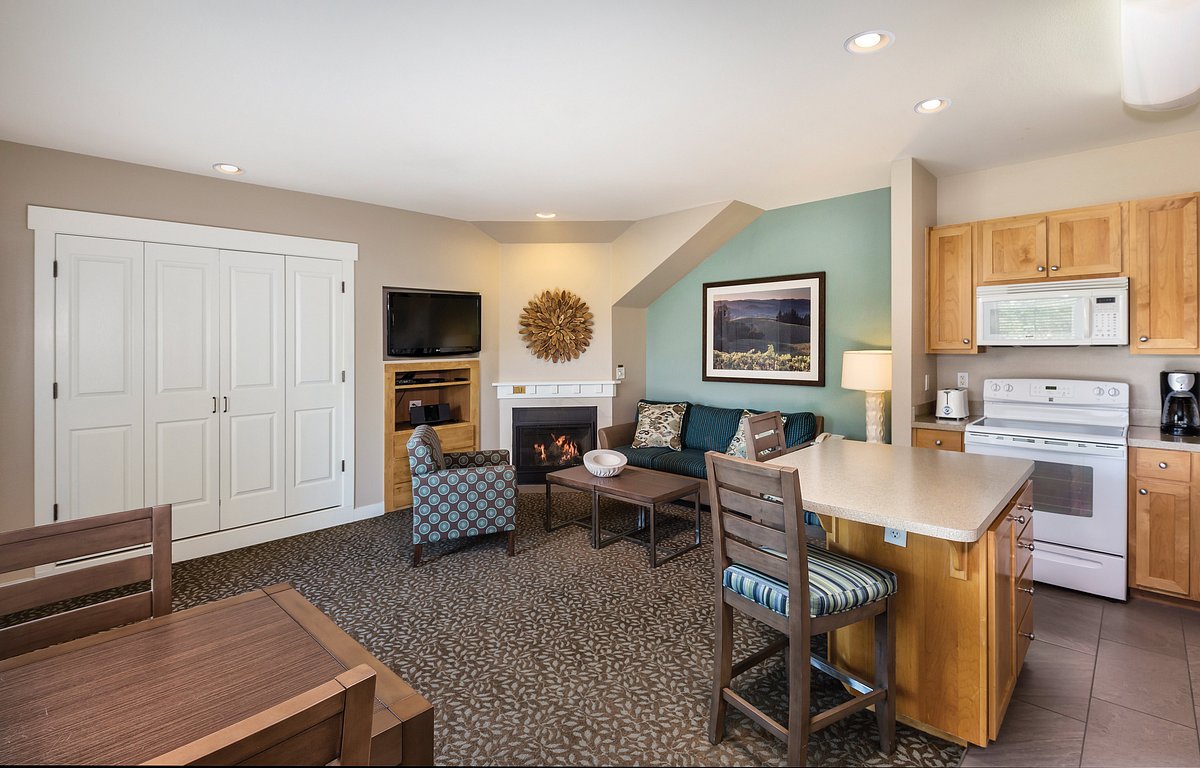 living-room-worldmark-5