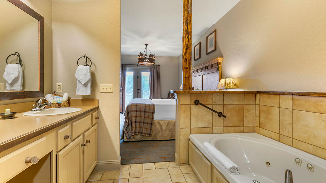 BWC-wilderness-club-at-big-cedar-1bed-bath (2)