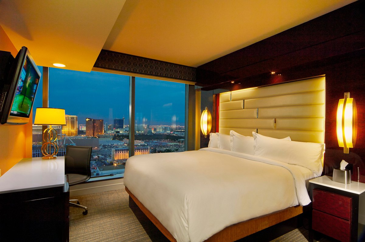 elara-by-hilton-grand-1