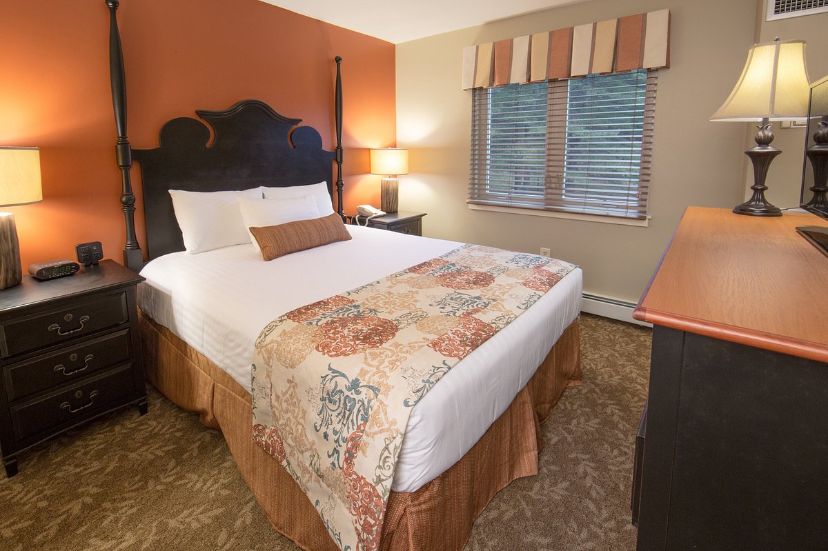 guest-bedroom-with-a (1)