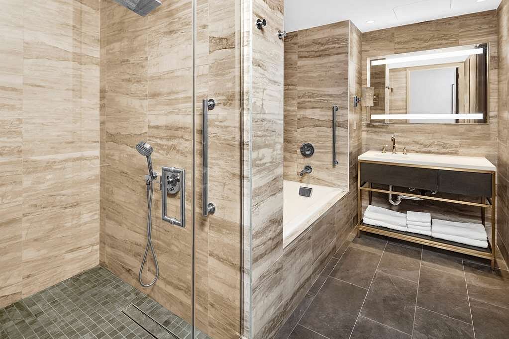 guest-room-bath-38