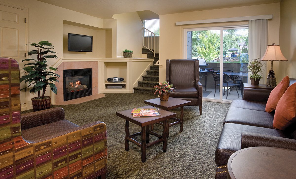 living-worldmark-wolf-1
