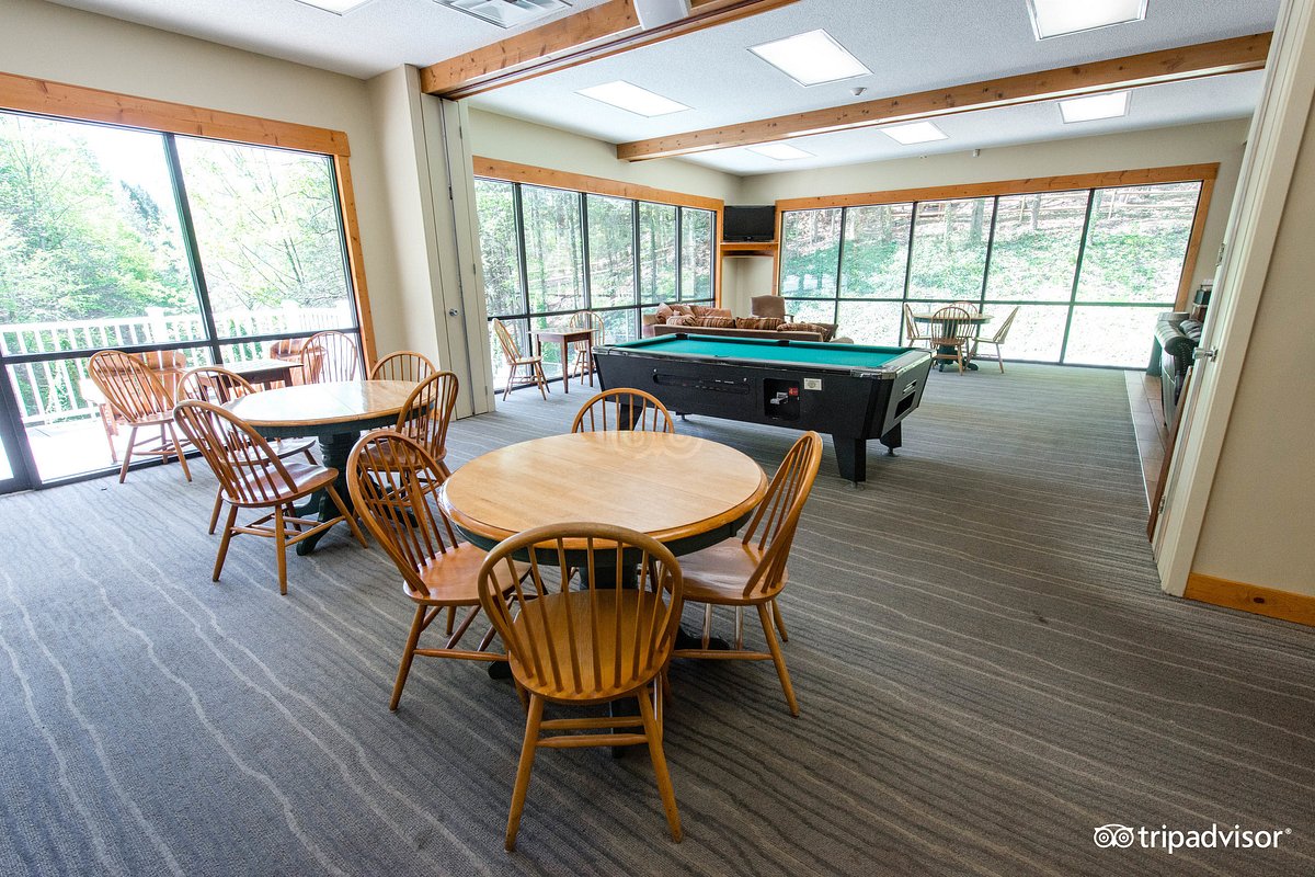 lobby-v16953584 (1)