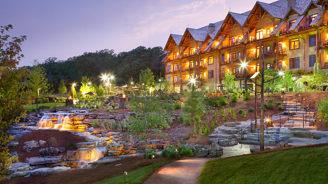 wilderness-club-exterior-night-01 (2)
